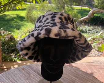 Leopard Print Faux Fur Bucket Hat: Velvet Lined Festival Wear