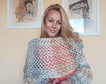 Bufanda tejida a mano con mangas, bufanda-suéter multicolor, ¡ideal para regalar!