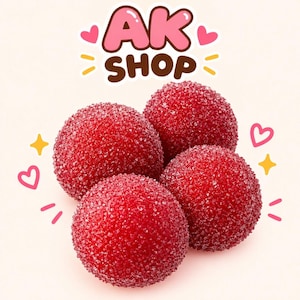 Könnte beinhalten: Vier runde, leuchtend rote, mit Zucker überzogene Bonbons, die in einer Gruppe angeordnet sind. Über den Bonbons steht der Text AK SHOP in einer stilisierten Schrift, umgeben von kleinen rosa Herzsymbolen und gelben Sternen auf cremefarbenem Grund.