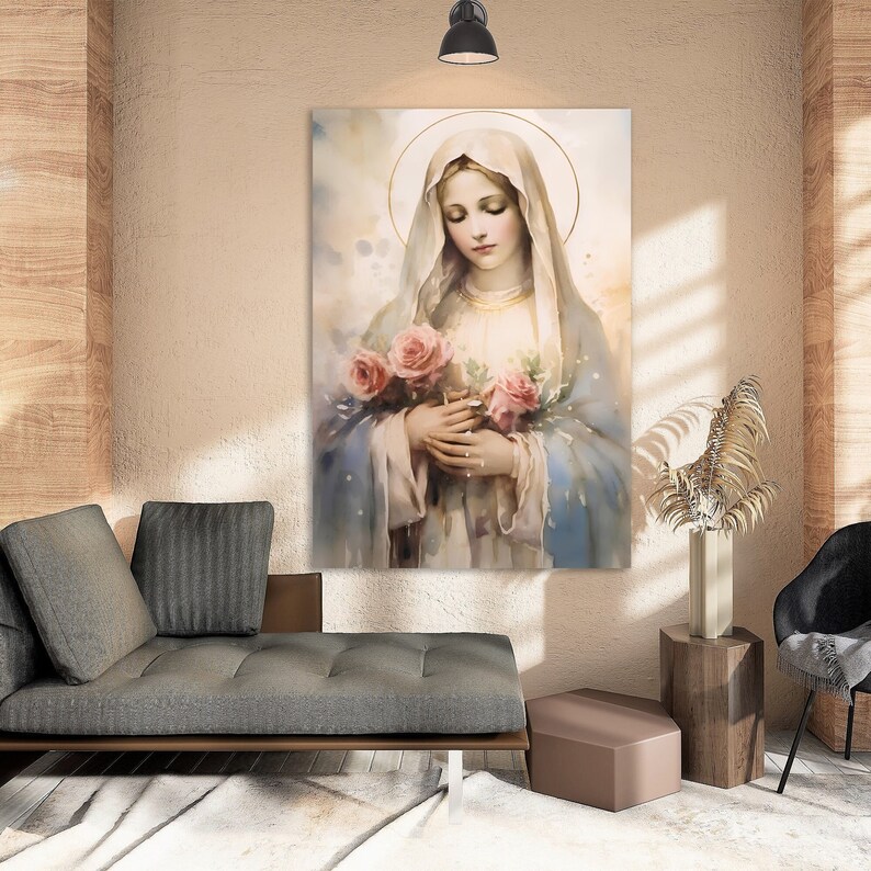 Pode incluir: Uma pintura de uma mulher em uma t&uacute;nica azul segurando um buqu&ecirc; de rosas cor-de-rosa. A mulher est&aacute; usando um v&eacute;u branco e tem uma express&atilde;o gentil no rosto.