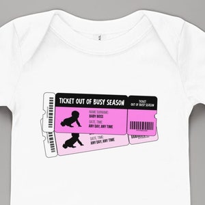 "Lustiger Buchhalter CFO Baby-Strampelanzug ""Busy Season Pink Baby Bodysuit"", Busy Season-Babypartygeschenk für Mitarbeiter."