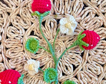 Branche de fraise au crochet Fausse fraise Fleurs au crochet Fraise au crochet Fleur de fraise