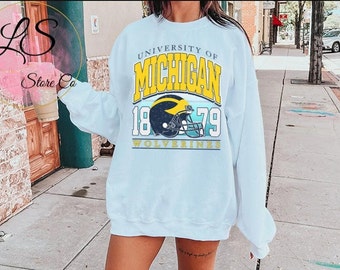 Vintage Michigan Crewneck Sweatshirt, Distressed Michigan Shirt, Michigan  Fan Crewneck Michigan Gift, College Sweater
