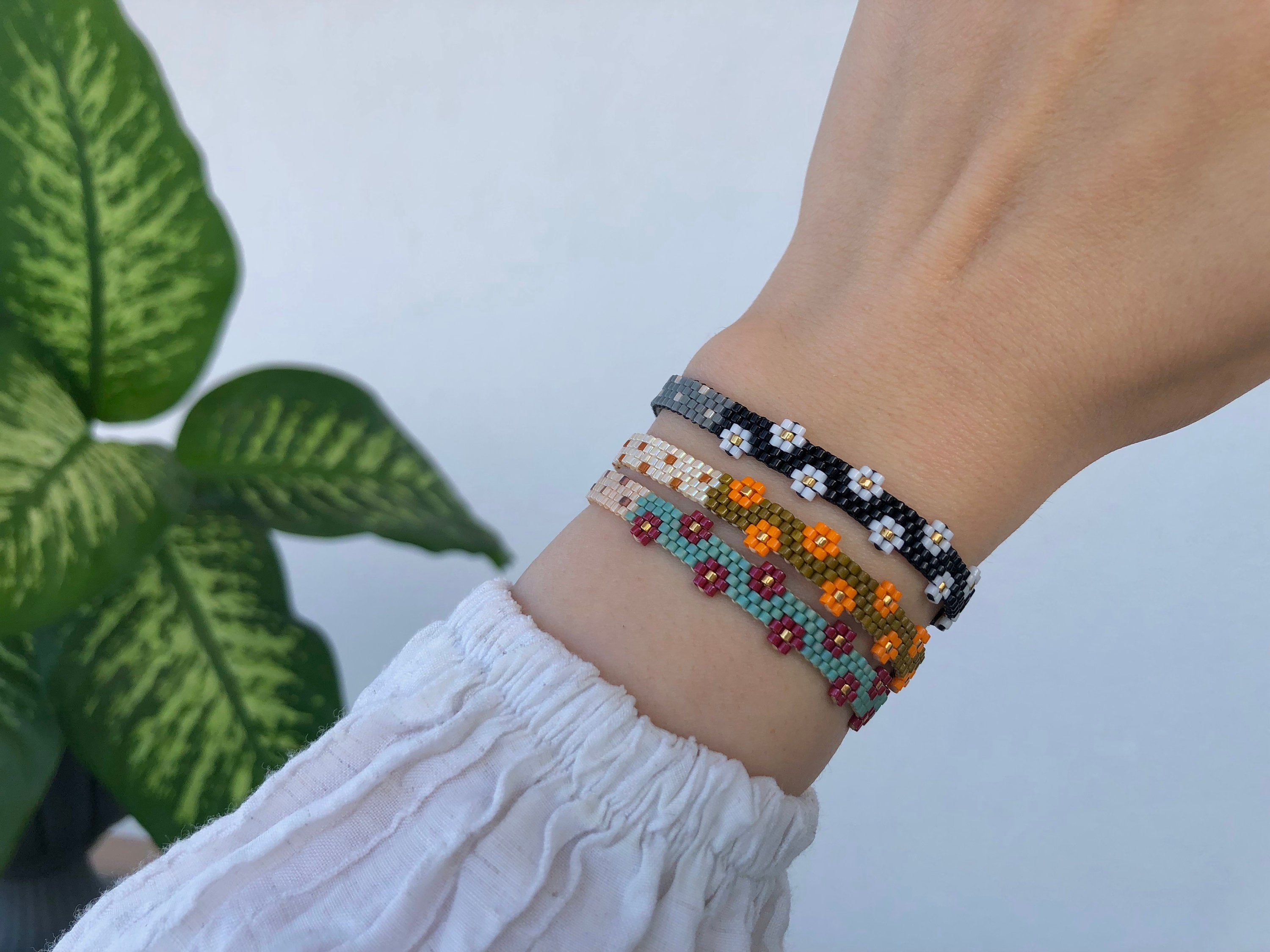 Pulsera personalizada para niña de las flores, pulsera personalizada con flores, creaciones de joyería floreciente personalizadas, pulsera artesanal para mejor amiga