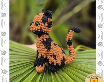 Koura the Tiny Tortoiseshell Cat PDF pattern EN-FR