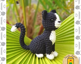 Kosu the Tiny Tuxedo Cat PDF pattern EN-FR