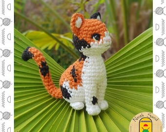 Sabi the Tiny Calico Cat PDF pattern EN-FR