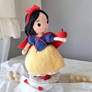 Modèle de poupée au crochet Amigurumi Blanche-Neige | Tutoriel PDF Princesse Amigurumi | Motif au crochet Princesses Disney de conte de fées