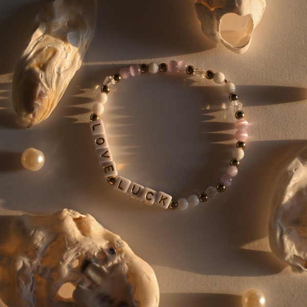 Bracelet personnalisé en perle  “love luck “