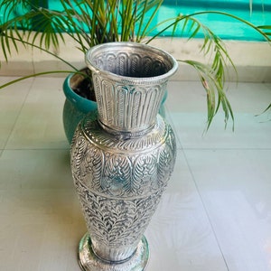 Duitse zilveren bloemenvaas, decoratieve bloemenvaas voor huisdecor, decor middenstuk, esthetische kamerinrichting/diwali decor/gratis expreslevering