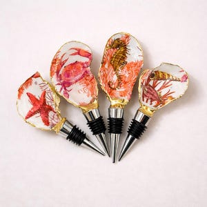 Crimson Sealife Oyster Shell Wine Stopper: Gold Gilded Nautical Decor