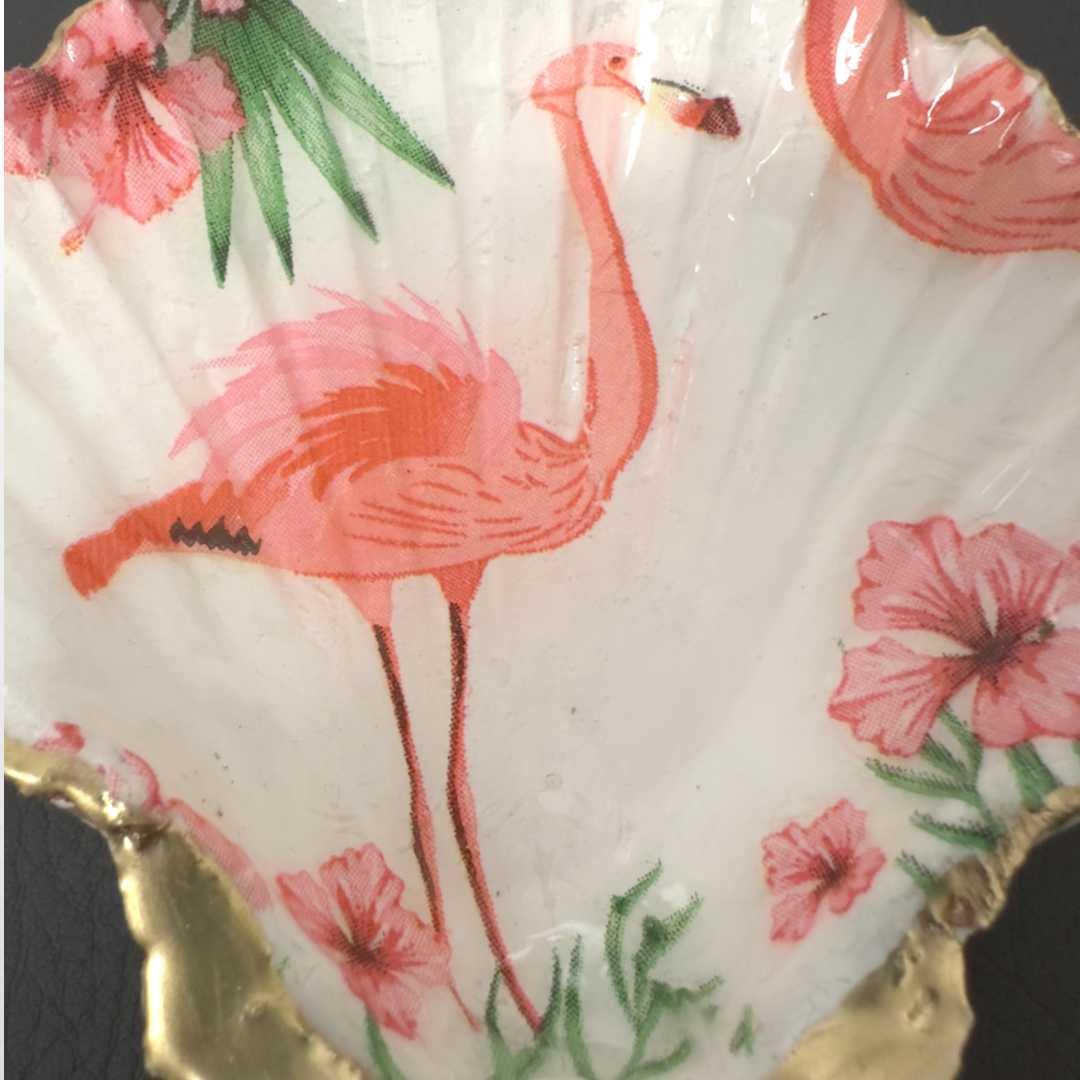 Flamingo Floral Shell Trinket Holder with Gold Trim - Coastal Decor Jewelry Organizer - Thumbnail 2