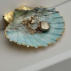 Sea-Foam Scallop Shell Trinket Dish – Gold Rim