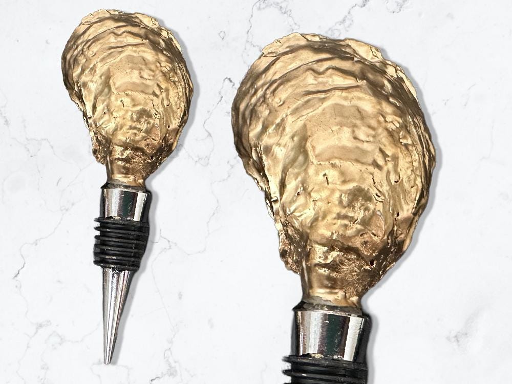 Hibiscus Bloom Oyster Shell Wine Stopper – Gold Rim - Thumbnail 2