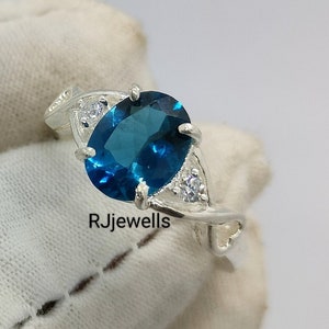 Oval London Blue Topaz Ring, Natural London Blue Topaz Ring, Vintage London BT Ring, Genuine London Blue Topaz Ring, Dainty London BT Ring,