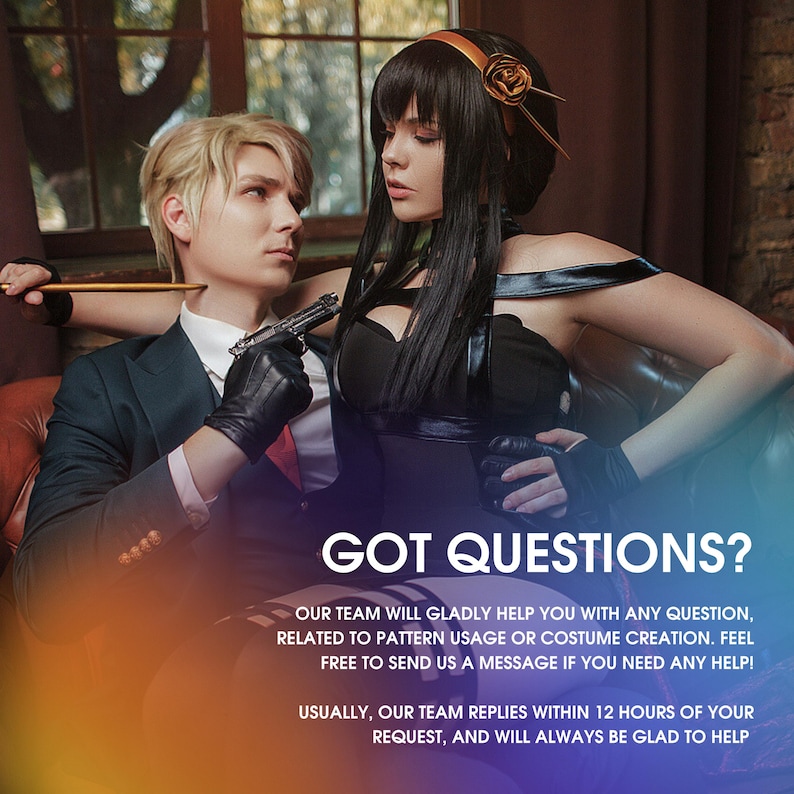 Pu&ograve; includere: Una coppia vestita di nero, con una donna che indossa una fascia dorata e un uomo che tiene una pistola, con il testo "GOT QUESTIONS?" e un messaggio sul servizio clienti.
