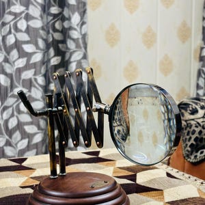 Vintage Style Desk Top Channer Magnifier Brass Magnifying Glass on Wooden Stand