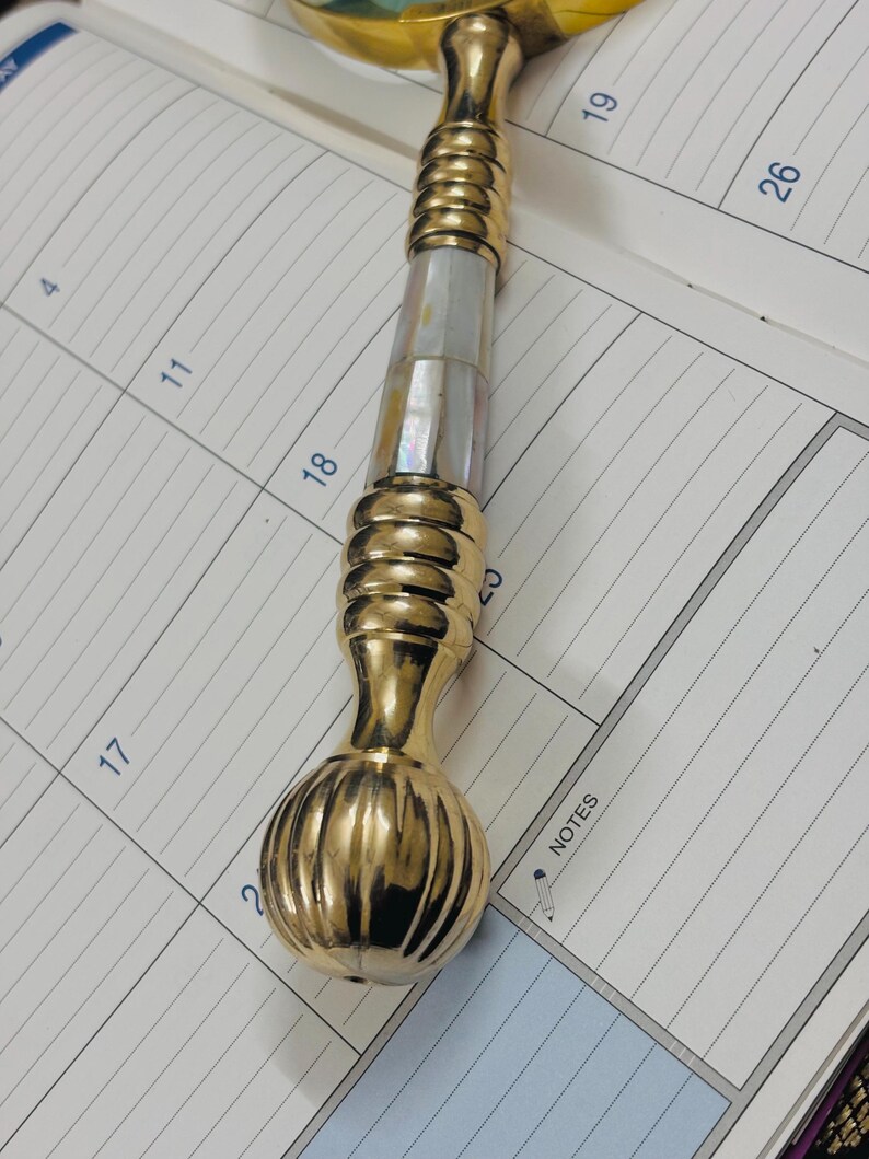 Vintage magnifying glass with solid brass with Mother of Pearl handle 4 inch image 6