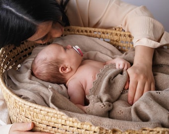 100% Cashmere Baby Blanket – Newborn Heirloom Blanket – First Baby Gift – Soft Lace Knit 70×70cm
