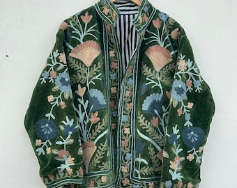 Giacca ricamata in velluto Suzani: disegno floreale fatto a mano