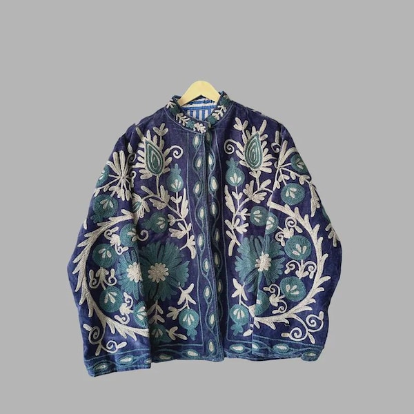 Giacca Suzani in velluto ricamata a mano, capospalla boho hippie con trapuntatura Kantha