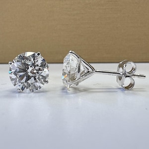 1.00-4.00 Carat Lab-Grown Round Diamond Stud Earrings, Brilliant Cut, DEF- VVS-VS Clarity, made in 14K White and yellow gold, Stud Earrings