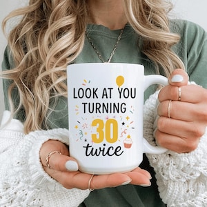 60th Birthday Gift for Women, 60th Birthday Mug, Personalized Birthday Gifts Funny 60th coffee cup 1965, Custom Gift For 60 Year Old Woman