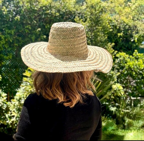 Handwoven Moroccan Straw Sun Hat: Ethical Palm Leaf Design  display picture 2