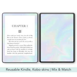 以下が含まれることがあります： 黒いフレームと白い背景を持つデジタル電子書籍リーダー。画面には「第1章」というテキストと本の短い抜粋が表示されています。電子書籍リーダーは、微妙な星のパターンを持つホログラフィックな虹色の背景で囲まれています。