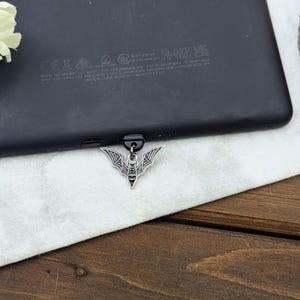 Fladdermusberlock för Kindle, Kobo, Boox | Elegant vampyr, svart, mörk romantik, övernaturlig, kuslig, handgjord USB-C, mikro, rem, dammskydd