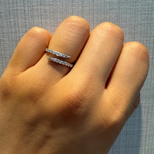 Real Natural Diamond Open Wrap Ring. 0.32 carat. 14K White Gold Twisted Band Gap. Spiral ring wrap. Statement serpenti ring. Dainty ring.