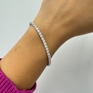 Real Diamond Tennis Bracelet, statement and stackable bracelet. 5.40 Carat total weight. Prong Setting, Round Diamonds, 14K White Gold