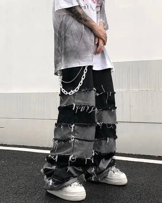 Destroyed denim jeans 2025
