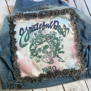 Grateful Dead jacket / upcycled jean jacket / band jacket / concert tshirt / tiedyed clothing / old band tshirt / festival gear / recycled