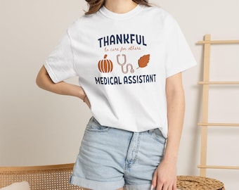 Thankful to Care for Others Medical Assistant T-Shirt | Fall Pumpkin Stethoscope Leaf
