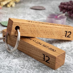 Porte-clés personnalisé en bois de chêne pour motel : porte-clés d'hôtel personnalisé (80 mm)