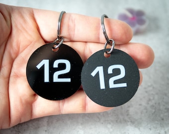 Keychains for hotels - key holder with room number - key tag for hostels and B&Bs - custom keyring - round shape.