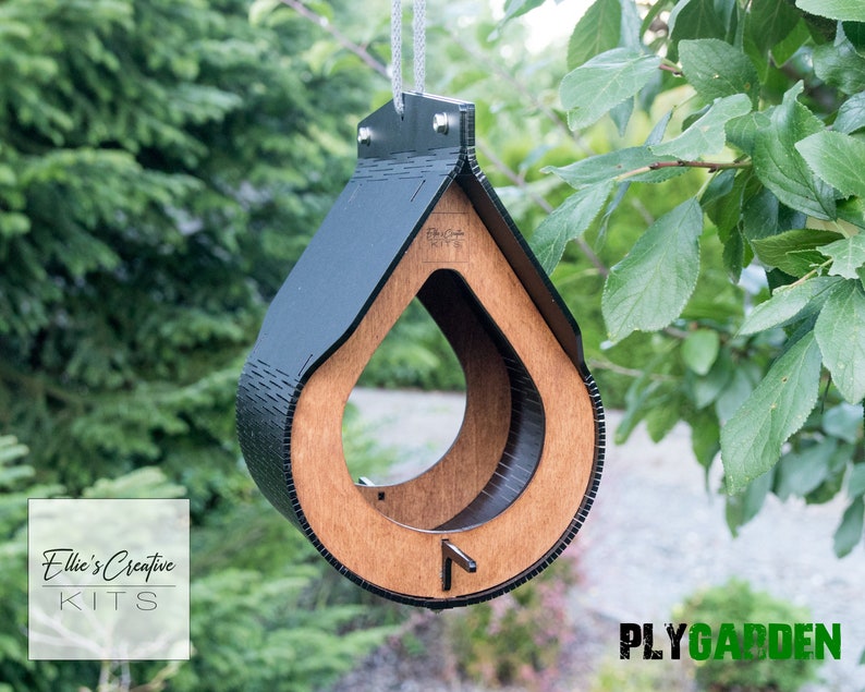 Vogelhaus Modell Teardrop Garten, handgemachtes Geschenk für Vogelliebhaber Gartendekor aus Holz Teil montiert. Bild 2
