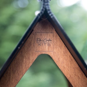 Vogelhaus Modell Teardrop Garten, handgemachtes Geschenk für Vogelliebhaber Gartendekor aus Holz Teil montiert. Bild 7