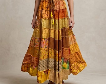 Falda estilo boho hecha a mano con siete capas de volantes, tela de sari reciclada y patchwork, estilo retro de hadas.
