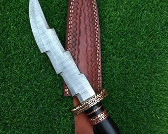 The ZIG ZAG DAGGER/ Knife with leather pouch
