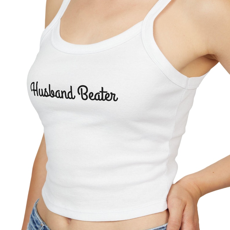 Top corto con tirantes finos, tejido suave, ropa informal de verano, ideal para empoderar a las personas. imagen 1
