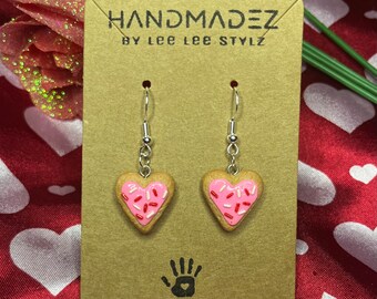 Hangoorbellen suikerkoekje Valentijn || Realistische voedseloorbellen | |Handgemaakte sieraden || Accessoires voor Valentijnsdag