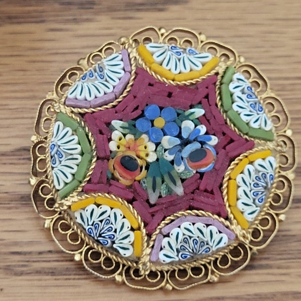 FOR REPAIR Vtg Italian Floral Micro Mosaic Millefiori Gold-Tone Filigree Brooch