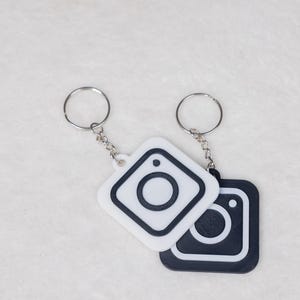 Custom Instagram NFC Keychain – Stylish Social Media Accessory