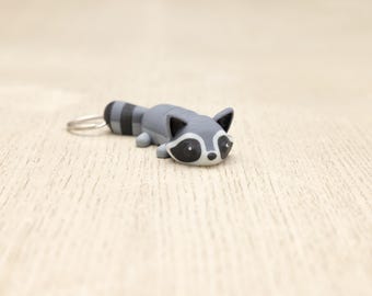 Adorable Raccoon Keychain – Flexible Animal Keyring Gift for Wildlife Lovers