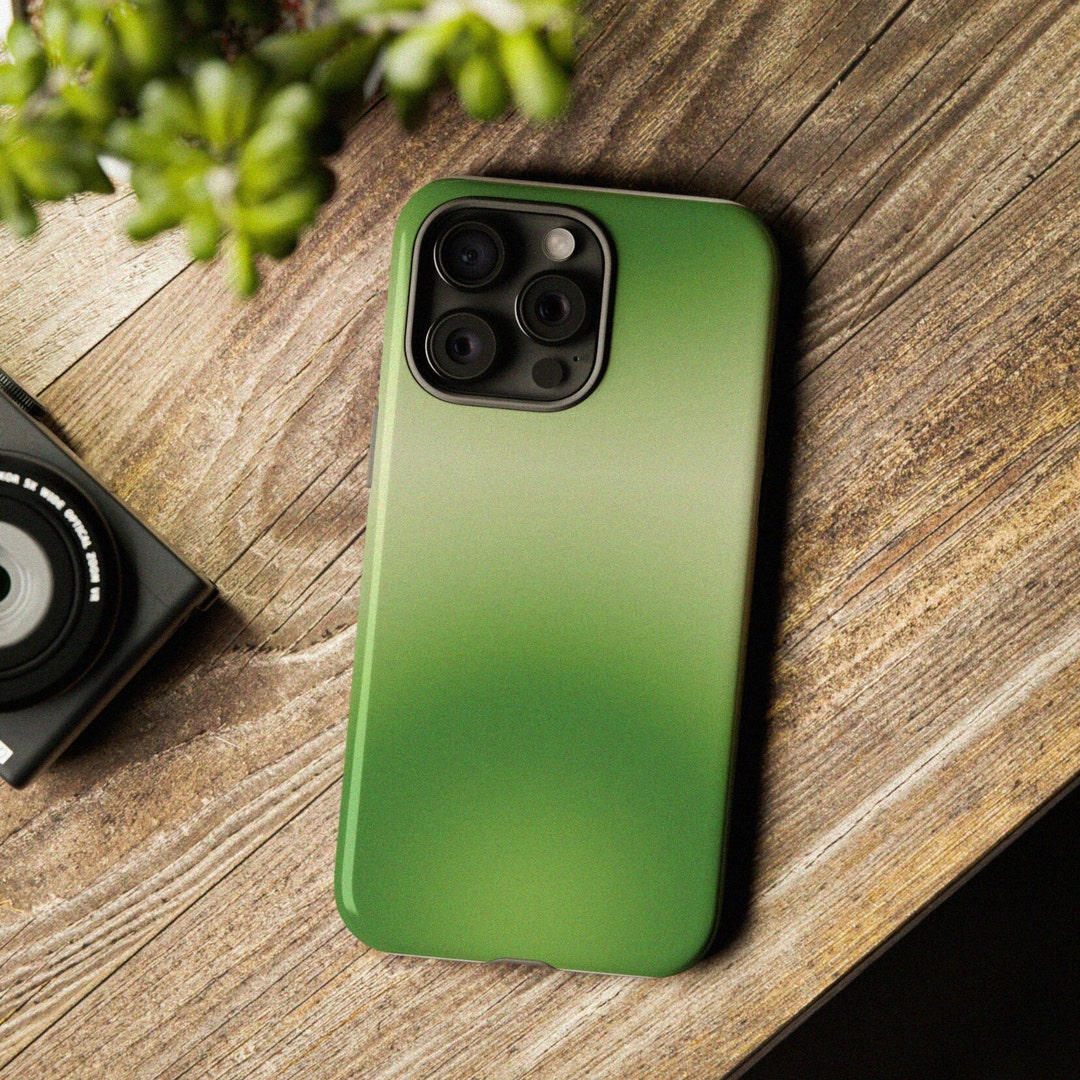 Trendy Green Aura iPhone 15 14 13 Pro Max Plus Hard Case Green Retro