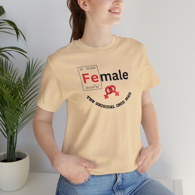 Manches courtes unisexe au design féminin - Tableau périodique des données tendance, t-shirt original Iron Man en coton doux - Cadeau parfait pour maman et elle image 7