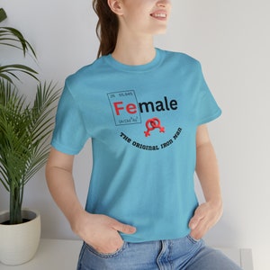 Manches courtes unisexe au design féminin - Tableau périodique des données tendance, t-shirt original Iron Man en coton doux - Cadeau parfait pour maman et elle image 8