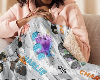 Aangepaste naamdeken, grijze minky, sherpadeken, gepersonaliseerde deken, deken alle Monster Trucks, verjaardagscadeau, deken Monster Jam voor kinderen